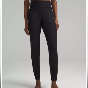 Lululemon Align Joggers - Black - Size 4